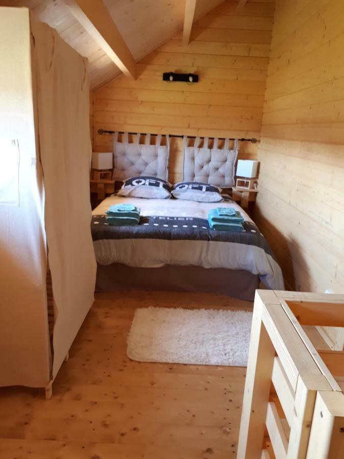 Gite Le Chalet Des Milles Et Un Chemins Castelnou 外观 照片