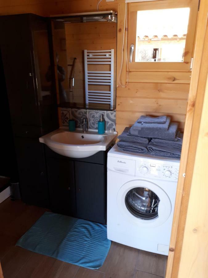 Gite Le Chalet Des Milles Et Un Chemins Castelnou 外观 照片