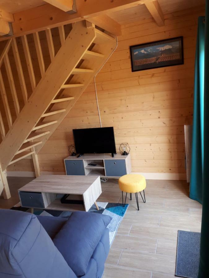 Gite Le Chalet Des Milles Et Un Chemins Castelnou 外观 照片