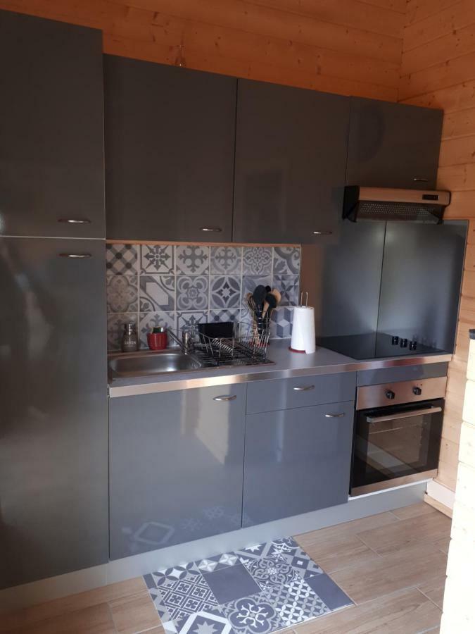 Gite Le Chalet Des Milles Et Un Chemins Castelnou 外观 照片