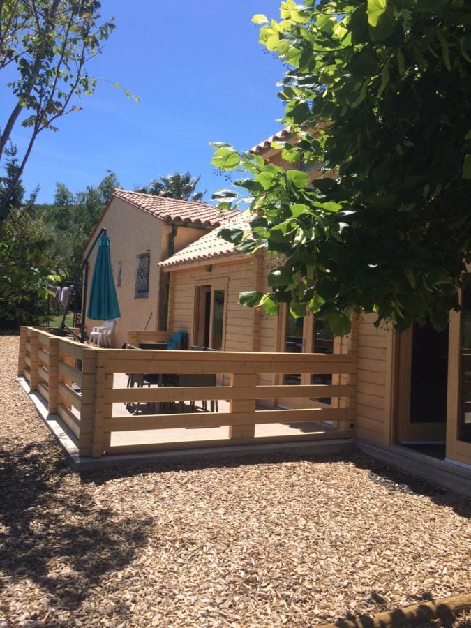 Gite Le Chalet Des Milles Et Un Chemins Castelnou 外观 照片