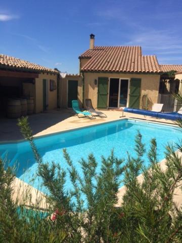 Gite Le Chalet Des Milles Et Un Chemins Castelnou 外观 照片